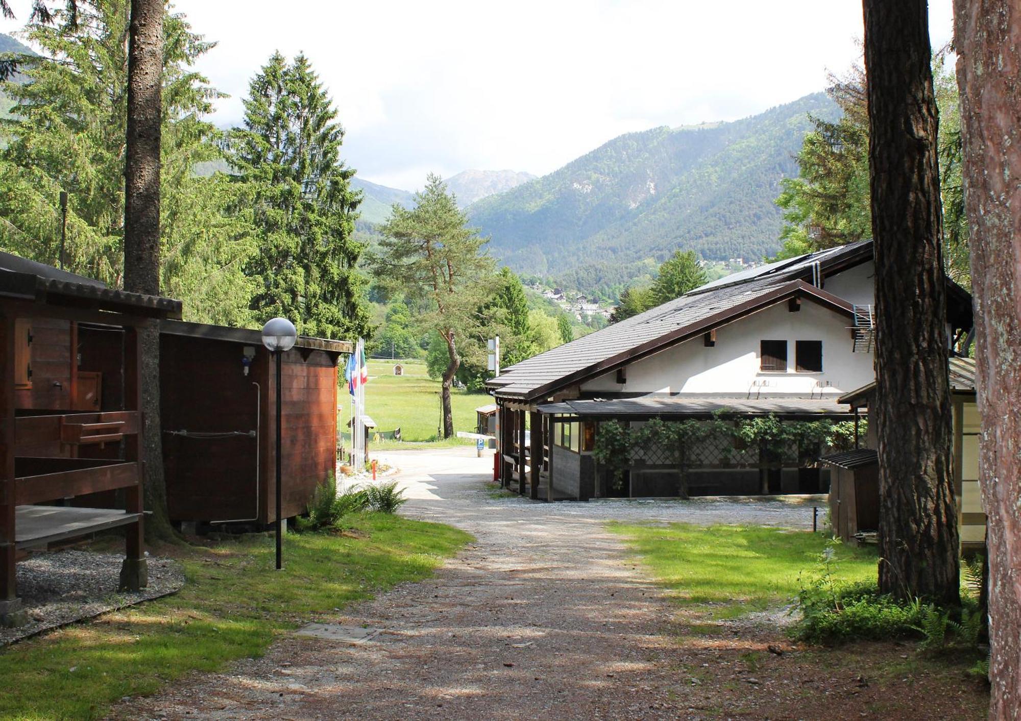 Camping La Pineta Санта Мария Маджоре Екстериор снимка
